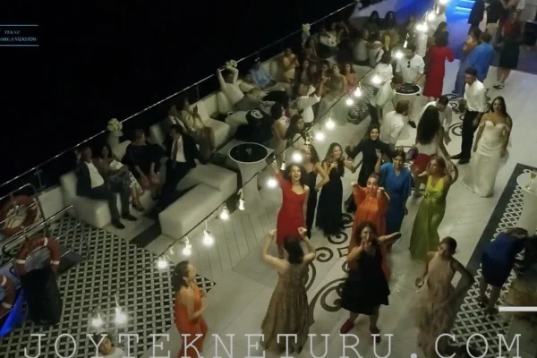 Teknede Düğün Kaç Kişilik?