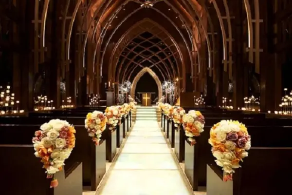Kilise Düğünü Süsleme Bütçesi Nasıl Belirlenir?