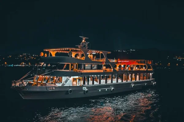 100 Kişilik Tekne Kiralama
