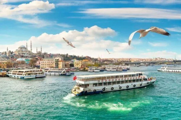 800 Kişilik Teknede Şirket Yemeği
