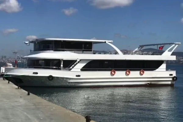 900 Kişilik Tekne Kiralama