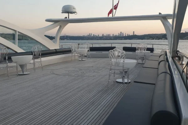 30 Kişilik VIP Yat Kiralama