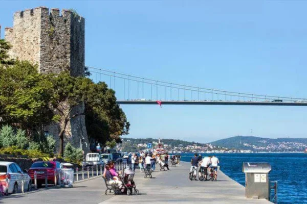 Rumeli Hisarı Çıkışlı Teknede Şirket Yemeği