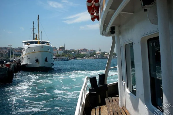 Üsküdar Çıkışlı Teknede Şirket Yemeği