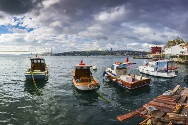 Çengelköy Çıkışlı Teknede Şirket Yemeği