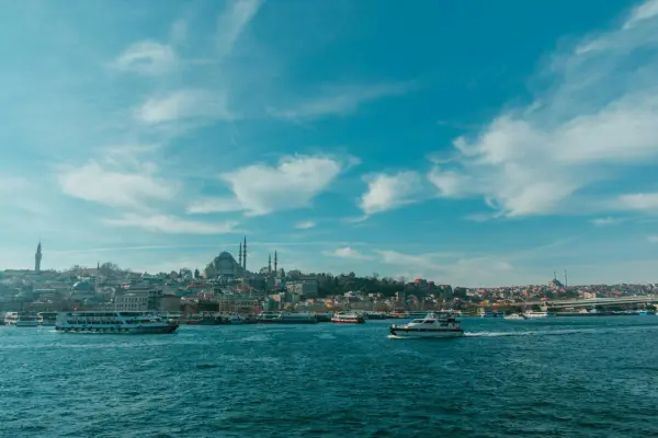 Şirket Organizasyonu İstanbul Boğazı’nda: Kurumsal Etkinliklerde Yeni Nesil Deneyim