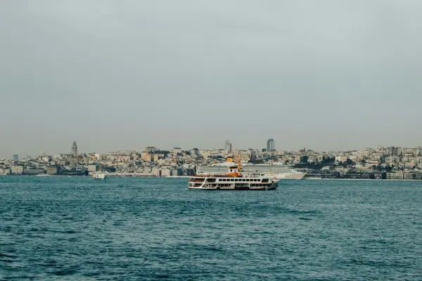 Tekne Turunda Tuvalet Var mı? Boğaz Turu Öncesi Bilmeniz Gerekenler