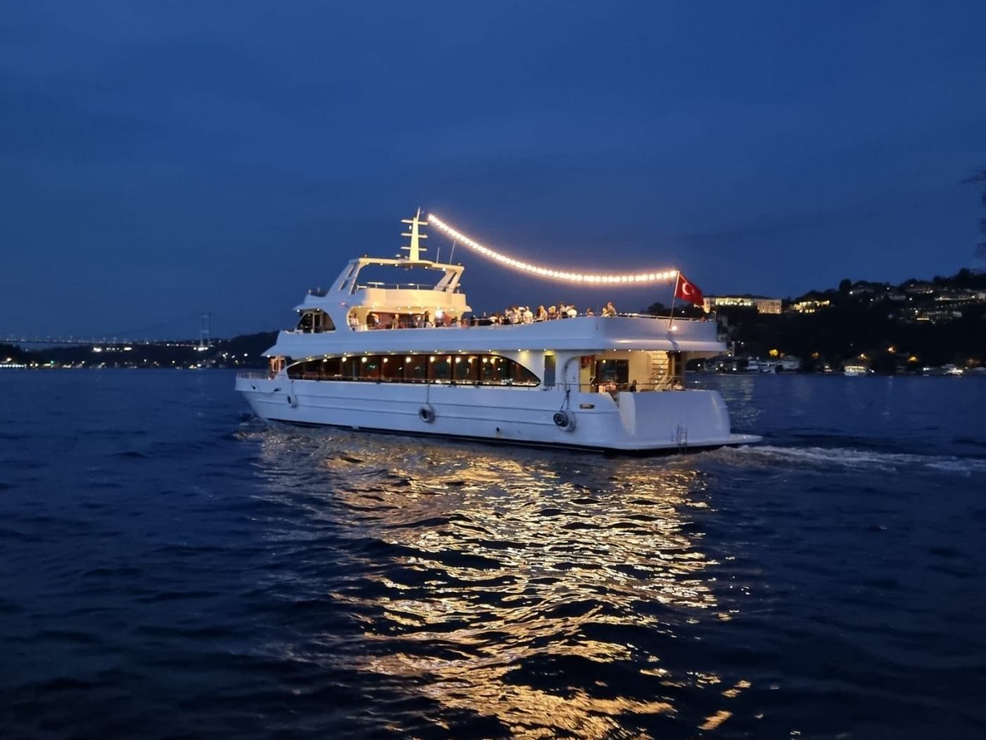 350 Kişilik Tekne Kiralama