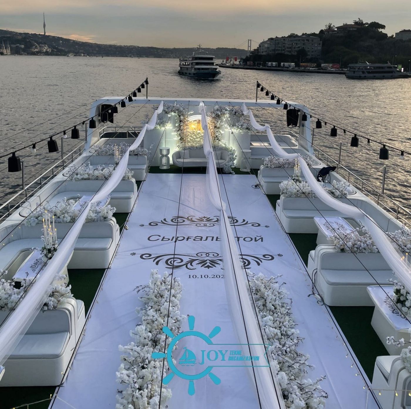 400 Kişilik Tekne Kiralama