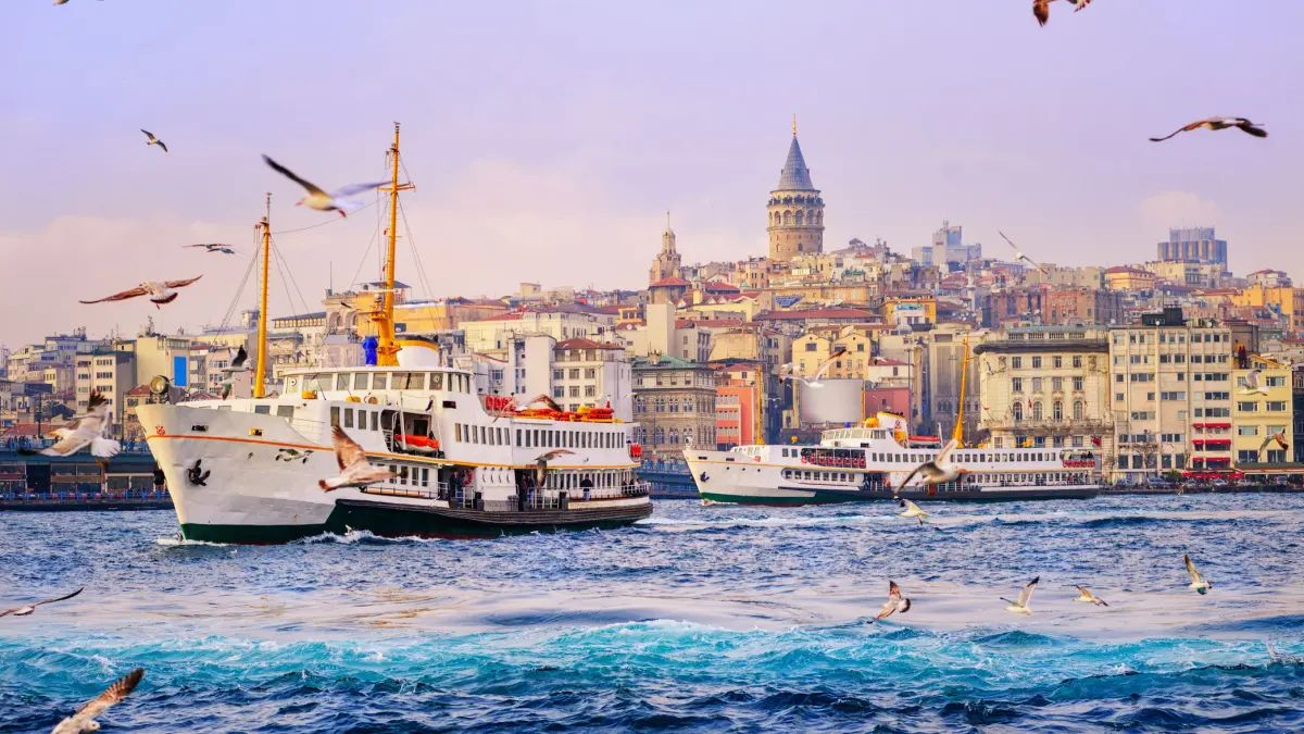 Karaköy Çıkışlı Teknede Şirket Yemeği