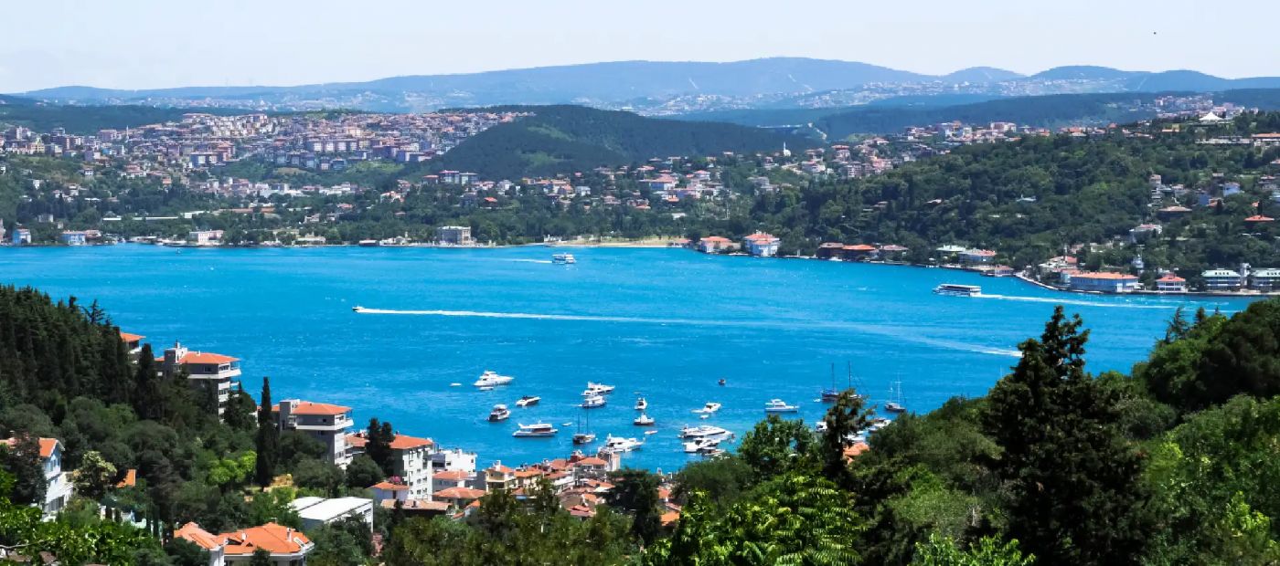 Bebek Çıkışlı Teknede Şirket Yemeği
