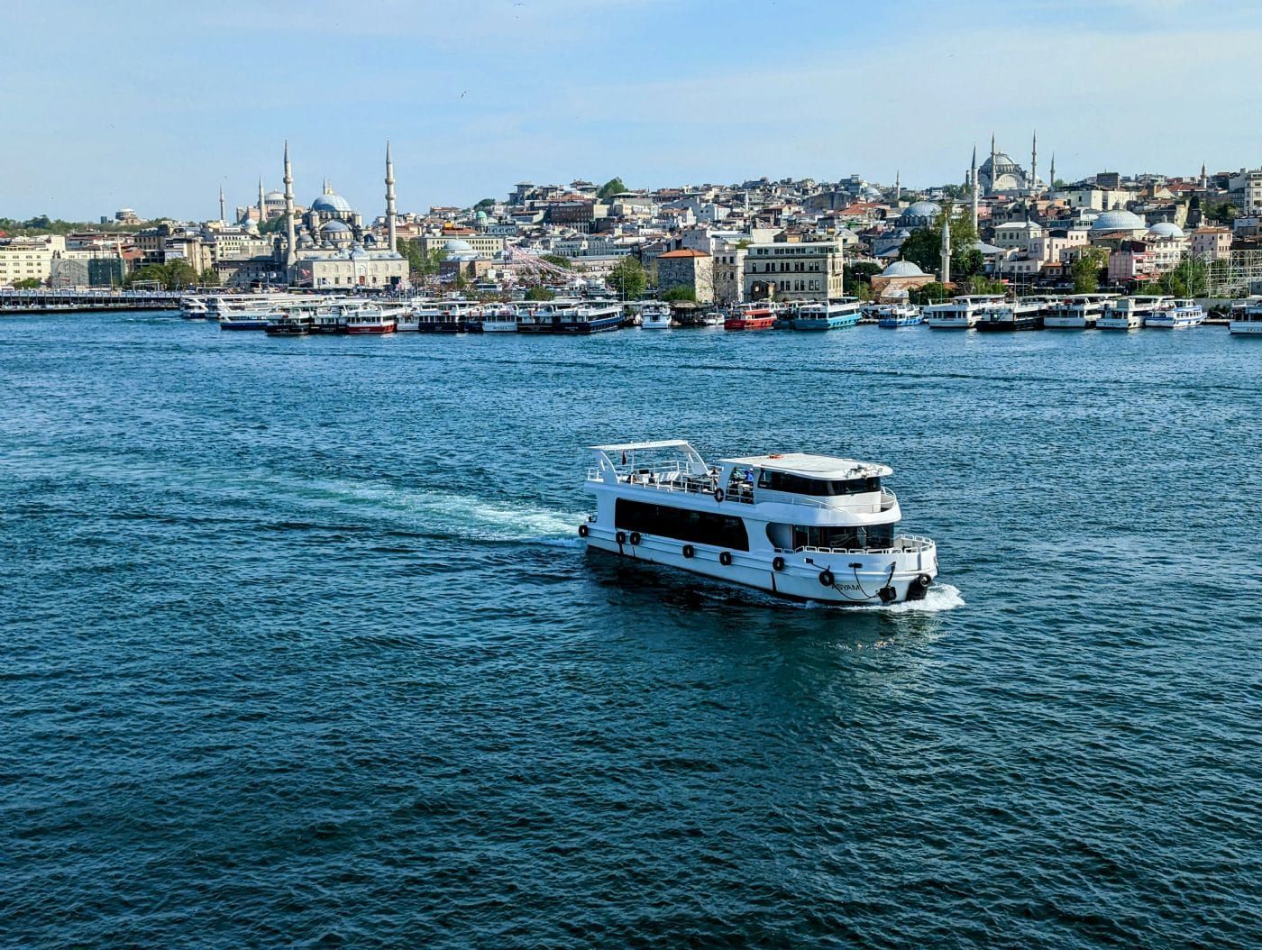 150 Kişilik Teknede Şirket Yemeği