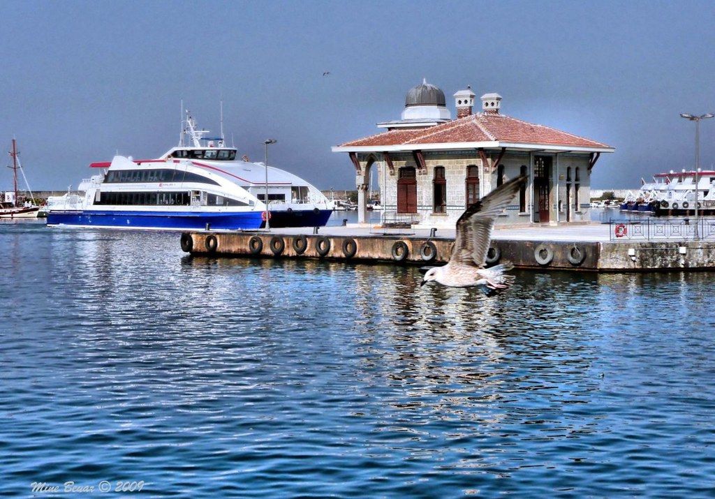 Bostancı Çıkışlı Teknede Şirket Yemeği