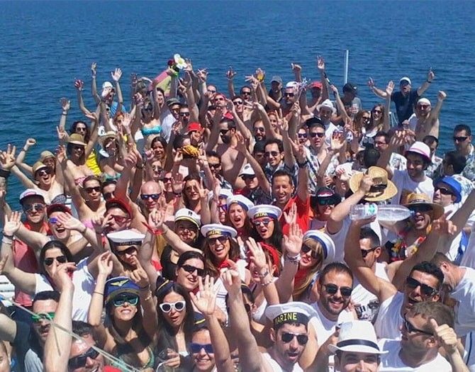 100 Kişilik Yaza Veda Partisi