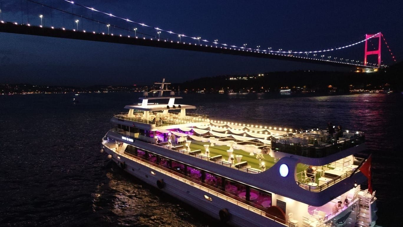 İstanbul Saatlik Özel Tekne Organizasyonu